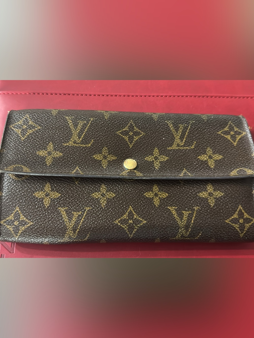 Authentic Louis Vuitton Sarah Wallet